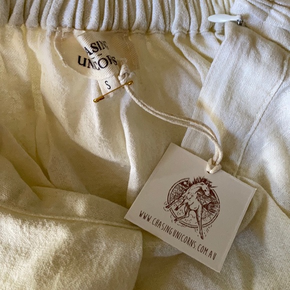 {SOLD} Chasing Unicorns✨ All Summer Long Linen and Crochet Skirt Sz Small - Picture 12 of 17